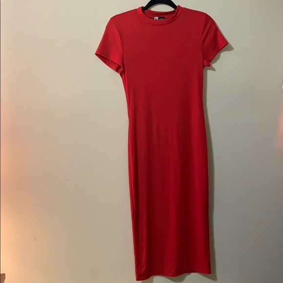 Long and curvaceous - Picture 4 of 4